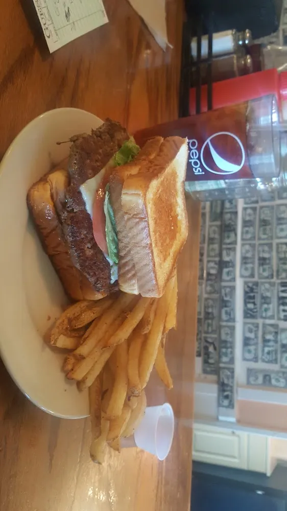Cheeseburger Fries and Sweet Tea